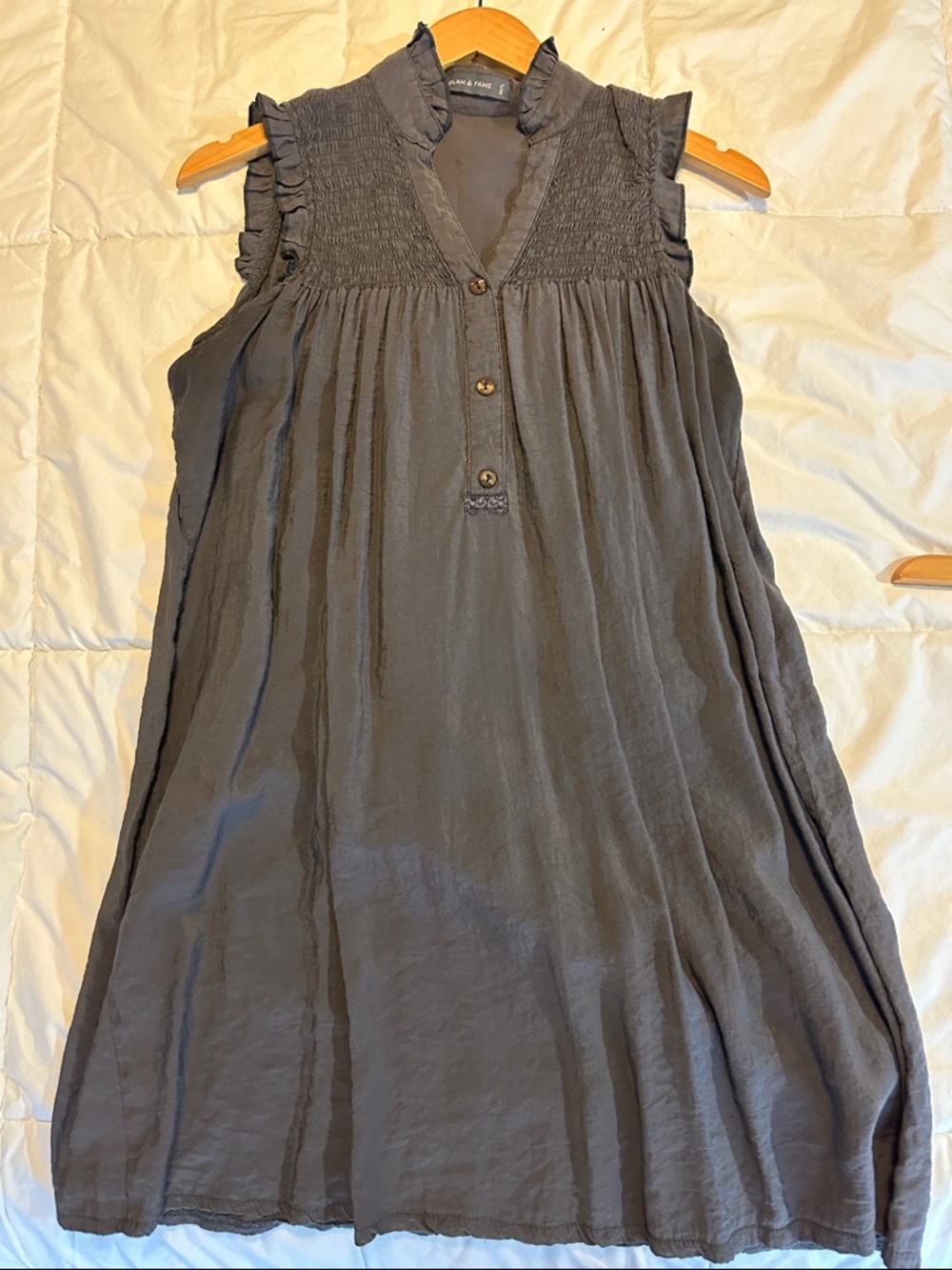 Glam & Fame Sleeveless Tunic Top